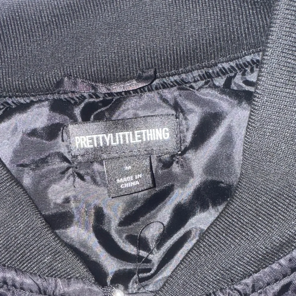 PrettyLittleThing Black Varsity Bomber Jacket‎